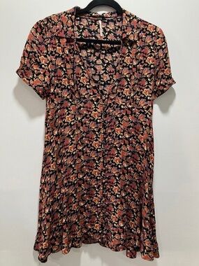 Free People Black Floral V‑Neck Short Sleeve Mini Dress
